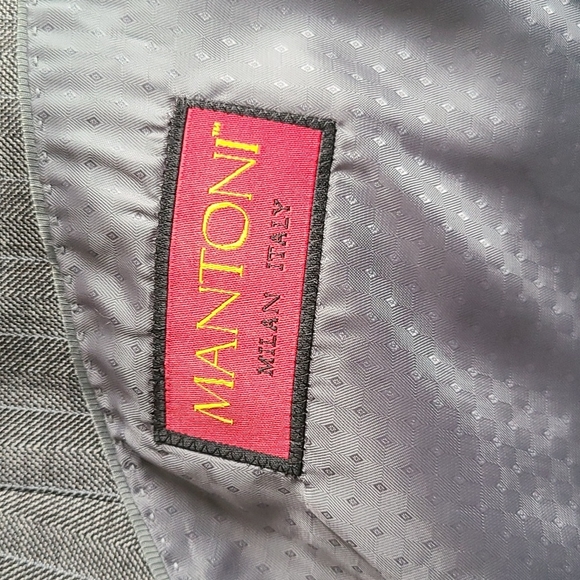 Mens suits - Picture 3 of 4